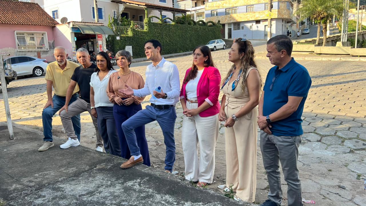 Prefeito Pacífico Júnior anuncia asfaltamento da Rua Coronel Severiano Rezende em Santos Dumont